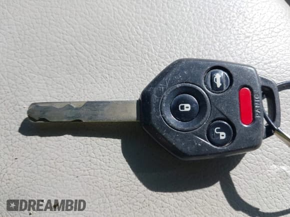 ✅ 2013 Subaru Outback Premium • VIN: 4S4BRCBC9D3249467 • Lot: 43617680. Listed on IAAI with 190,634 mi. Free auction sales archive from the USA and detailed vehicle history report at DreamBid. Image 11.