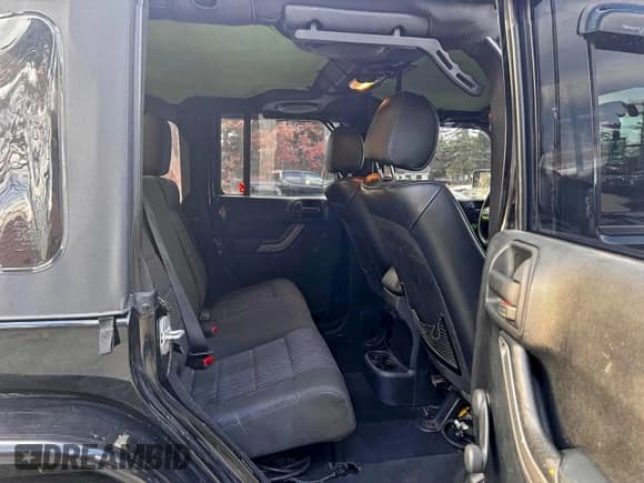 ✅ 2011 Jeep Wrangler Unlimited Sport • VIN: 1J4BA3H10BL531974 • Лот: 94305795. Опубликован ранее на Copart с пробегом 189 012 миль. Бесплатный доступ к архиву аукционных продаж из США и подробный отчёт об истории автомобиля на DreamBid. Изображение 6.