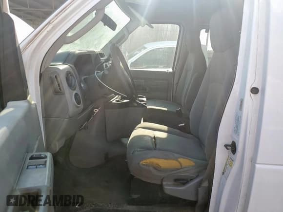 ✅ 2010 Ford Econoline Passenger XL • VIN: 1FBNE3BLXADA93141 • Лот: 72031665. Опубликован ранее на Copart с пробегом 164 400 миль. Бесплатный доступ к архиву аукционных продаж из США и подробный отчёт об истории автомобиля на DreamBid. Изображение 7.