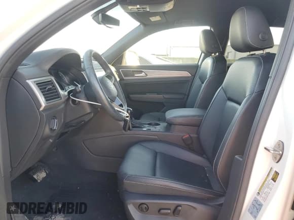 ✅ 2020 Volkswagen Atlas SE • VIN: 1V23C2CA7LC229913 • Лот: 42679504. Опубликован ранее на Copart с пробегом 62 480 миль. Бесплатный доступ к архиву аукционных продаж из США и подробный отчёт об истории автомобиля на DreamBid. Изображение 7.