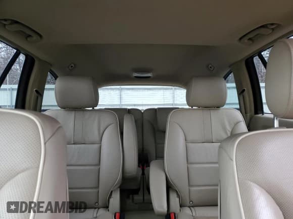 ✅ 2011 Mercedes-Benz R 350 • VIN: 4JGCB2FE2BA116296 • Lot: 44567235. Listed on Copart with 129,927 mi. Free auction sales archive from the USA and detailed vehicle history report at DreamBid. Image 10.