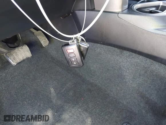 ✅ 2016 Toyota RAV4 XLE • VIN: JTMRJREV6GD047257 • Lot: 43430216. Listed on IAAI with 50,291 mi. Free auction sales archive from the USA and detailed vehicle history report at DreamBid. Image 11.