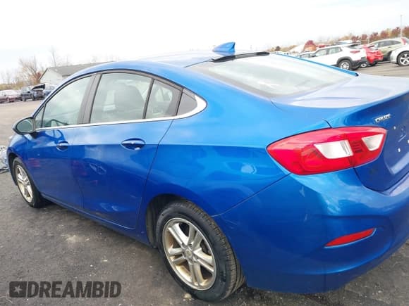 ✅ 2017 Chevrolet Cruze LT • VIN: 1G1BE5SM6H7242486 • Lot: 43576349. Listed on IAAI with 157,148 mi. Free auction sales archive from the USA and detailed vehicle history report at DreamBid. Image 14.