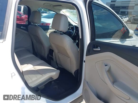 ✅ 2017 Ford Escape Titanium • VIN: 1FMCU0JD0HUA13334 • Lot: 43190777. Wystawiony na IAAI z przebiegiem 110 072 mil. Bezpłatny archiwum sprzedaży aukcyjnych z USA i szczegółowy raport historii pojazdu na DreamBid. Zdjęcie 8.