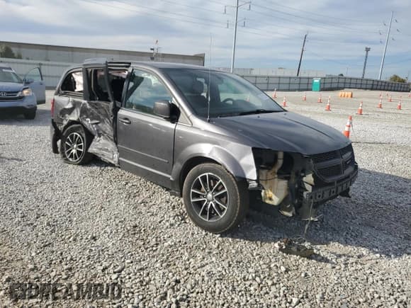 ✅ 2016 Dodge Grand Caravan SE • VIN: 2C4RDGBG4GR227402 • Lot: 82713295. Listed on Copart with 170,089 mi. Free auction sales archive from the USA and detailed vehicle history report at DreamBid. Image 4.