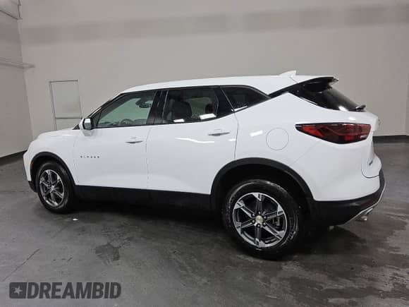 2025 Chevrolet Blazer LT z VIN 3GNKBCR4XSS269555, wystawiony jako Copart lot #90610885 z przebiegiem 3 022 mil mil oraz Czysty tytuł • Clean title. Historia ofert i sprzedaży dostępna na DreamBid. Obrazek 2.