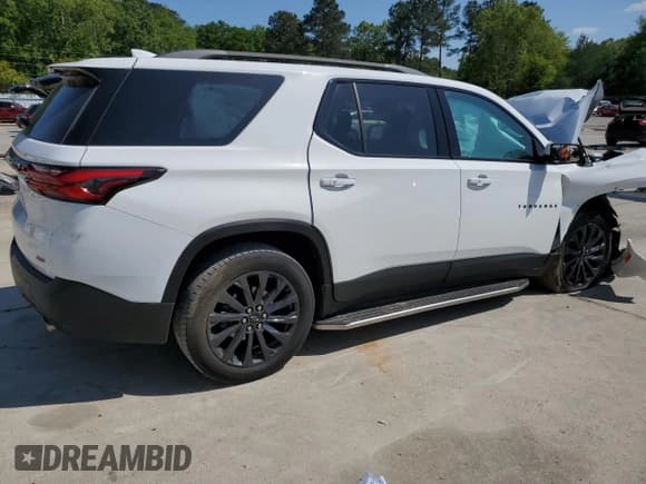 ✅ 2022 Chevrolet Traverse RS • VIN: 1GNERJKW1NJ106694 • Lot: 51913235. Wystawiony na Copart z przebiegiem 90 810 mil. Bezpłatny archiwum sprzedaży aukcyjnych z USA i szczegółowy raport historii pojazdu na DreamBid. Zdjęcie 3.