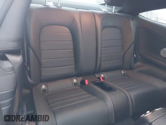 ✅ 2023 Mercedes-Benz C 300 • VIN: W1KWJ8EB5PG128631 • Lot: 41024597. Wystawiony na IAAI z przebiegiem 19 226 mil. Bezpłatny archiwum sprzedaży aukcyjnych z USA i szczegółowy raport historii pojazdu na DreamBid. Zdjęcie 8.