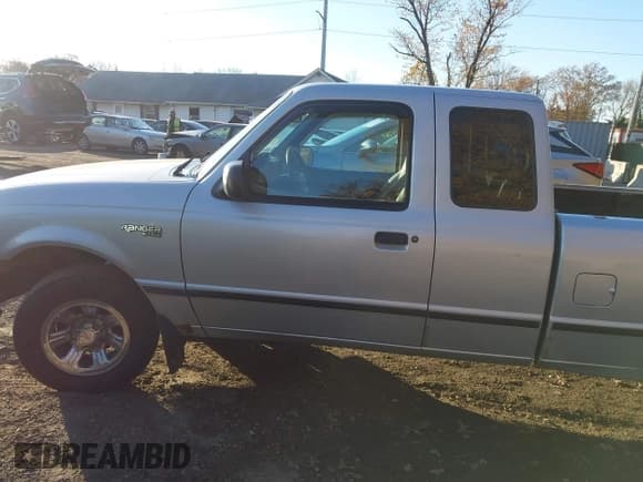 ✅ 2001 Ford Ranger XL • VIN: 1FTYR14U81TA58143 • Лот: 43620607. Опубликован ранее на IAAI с пробегом 109 642 миль. Бесплатный доступ к архиву аукционных продаж из США и подробный отчёт об истории автомобиля на DreamBid. Изображение 14.