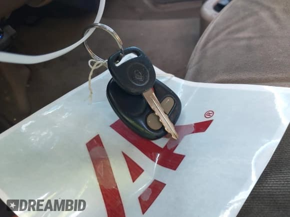 ✅ 2002 Chevrolet Silverado 2500HD LT • VIN: 1GCHK23U52F235890 • Lot: 43040627. Listed on IAAI with 361,130 mi. Free auction sales archive from the USA and detailed vehicle history report at DreamBid. Image 11.