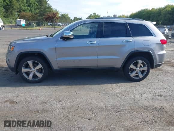 2016 Jeep Grand Cherokee Limited 75th Anniversary z VIN 1C4RJFBGXGC311123, wystawiony jako IAAI lot #43188004 z przebiegiem 137 563 mil mil oraz . Historia ofert i sprzedaży dostępna na DreamBid. Obrazek 14.