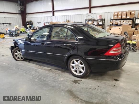 ✅ 2003 Mercedes-Benz C 240 • VIN: WDBRF81J23F365985 • Lot: 85212194. Wystawiony na Copart z przebiegiem 139 328 mil. Bezpłatny archiwum sprzedaży aukcyjnych z USA i szczegółowy raport historii pojazdu na DreamBid. Zdjęcie 2.