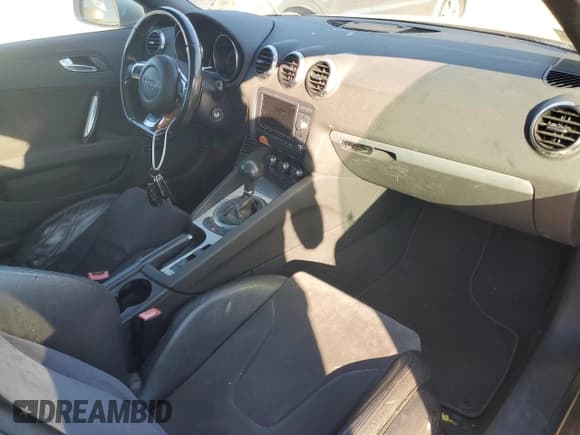 ✅ 2008 Audi TT 2.0T • VIN: TRUMF38J081008674 • Лот: 76351784. Опубликован ранее на Copart с пробегом 167 858 миль. Бесплатный доступ к архиву аукционных продаж из США и подробный отчёт об истории автомобиля на DreamBid. Изображение 8.