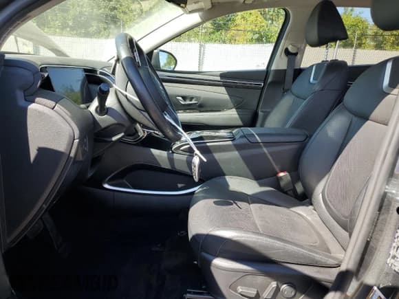 ✅ 2023 Hyundai Tucson Limited • VIN: KM8JFDA22PU134128 • Lot: 80787925. Wystawiony na Copart z przebiegiem 10 444 mil. Bezpłatny archiwum sprzedaży aukcyjnych z USA i szczegółowy raport historii pojazdu na DreamBid. Zdjęcie 7.