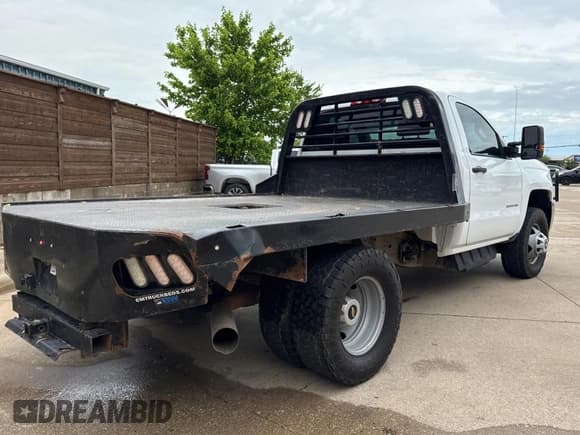 ✅ 2019 Chevrolet Silverado 3500 • VIN: 1GB3KVCY4KF126985 • Lot: 54719495. Listed on Copart with 198,427 mi. Free auction sales archive from the USA and detailed vehicle history report at DreamBid. Image 4.