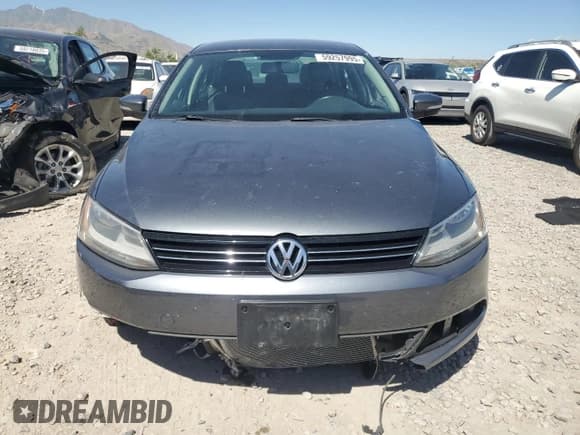 ✅ 2013 Volkswagen Jetta SE • VIN: 3VWDX7AJ3DM271048 • Lot: 59257995. Listed on Copart with 122,393 mi. Free auction sales archive from the USA and detailed vehicle history report at DreamBid. Image 5.