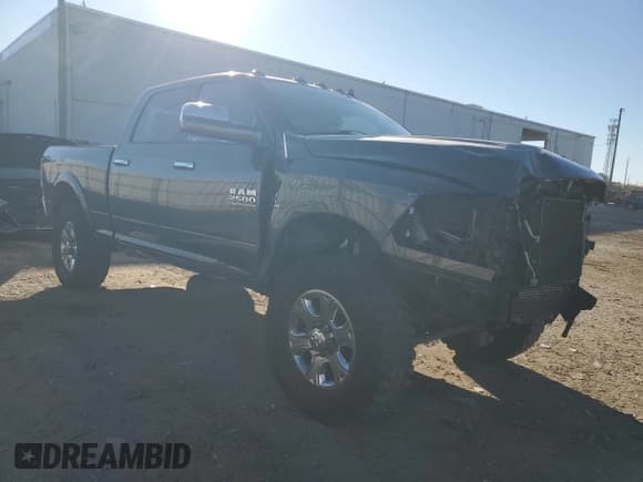 ✅ 2018 Ram 2500 Laramie • VIN: 3C6UR5FL0JG254141 • Lot: 90518085. Listed on Copart with 96,115 mi. Free auction sales archive from the USA and detailed vehicle history report at DreamBid. Image 4.