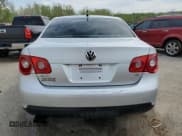 ✅ 2010 Volkswagen Jetta Limited Edition • VIN: 3VWAX7AJ1AM105397 • Lot: 53749085. Wystawiony na Copart z przebiegiem 159 224 mil. Bezpłatny archiwum sprzedaży aukcyjnych z USA i szczegółowy raport historii pojazdu na DreamBid. Zdjęcie 6.