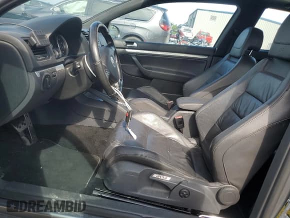 ✅ 2008 Volkswagen R32 • VIN: WVWKC71KX8W039888 • Lot: 58506485. Wystawiony na Copart z przebiegiem 105 359 mil. Bezpłatny archiwum sprzedaży aukcyjnych z USA i szczegółowy raport historii pojazdu na DreamBid. Zdjęcie 7.