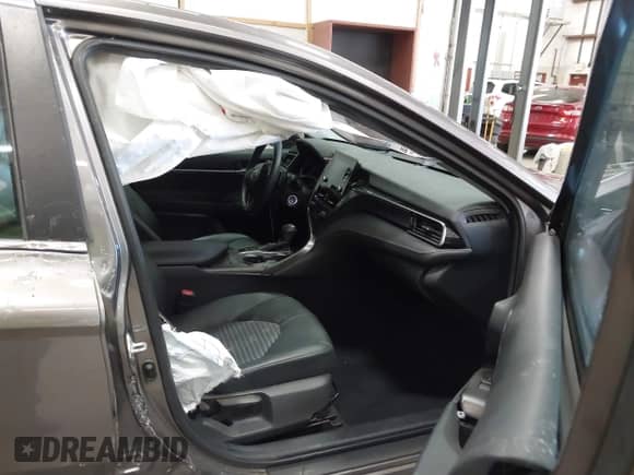 2021 Toyota Camry SE with VIN 4T1G11BK1MU040291, listed as a IAAI auction lot 42707325 with 39,267 mi miles and . Bid and sale history available at DreamBid. Image 5.