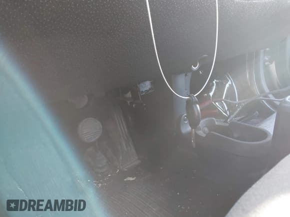 ✅ 2009 Smart fortwo Pure • VIN: WMEEJ31X69K331684 • Lot: 41770804. Wystawiony na IAAI z przebiegiem 112 611 mil. Bezpłatny archiwum sprzedaży aukcyjnych z USA i szczegółowy raport historii pojazdu na DreamBid. Zdjęcie 11.