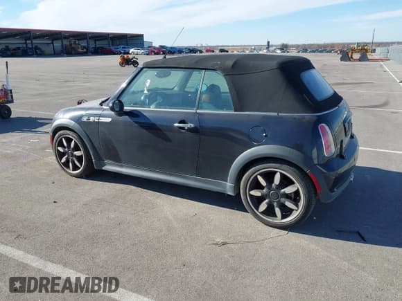 ✅ 2007 MINI Convertible S • VIN: WMWRH33517TJ45076 • Lot: 43778021. Listed on IAAI with 122,569 mi. Free auction sales archive from the USA and detailed vehicle history report at DreamBid. Image 3.