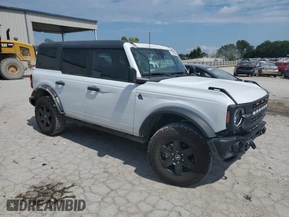 ✅ 2024 Ford Bronco Black Diamond • VIN: 1FMDE1BH4RLB41110 • Лот: 71074205. Опубликован ранее на Copart с пробегом 39 899 миль. Бесплатный доступ к архиву аукционных продаж из США и подробный отчёт об истории автомобиля на DreamBid. Изображение 4.