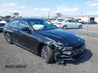 2022 BMW 3 Series M340i xDrive with VIN 3MW5U9J0XN8C70733, listed as a IAAI auction lot 43149998 with 22,266 mi miles and . Bid and sale history available at DreamBid. Image 1.