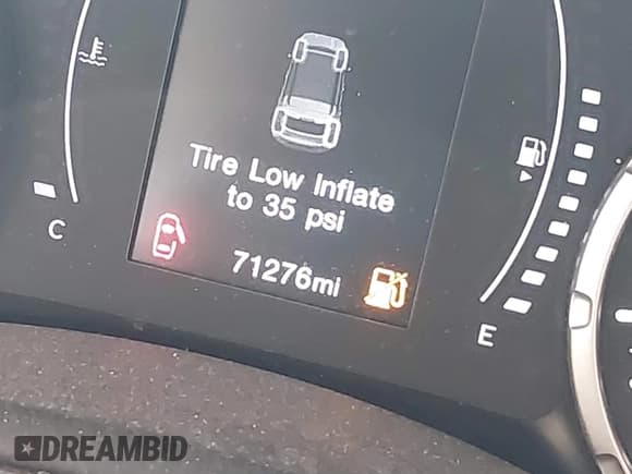 ✅ 2018 Jeep Renegade Latitude • VIN: ZACCJBBB6JPJ44553 • Lot: 42422250. Wystawiony na IAAI z przebiegiem 71 276 mil. Bezpłatny archiwum sprzedaży aukcyjnych z USA i szczegółowy raport historii pojazdu na DreamBid. Zdjęcie 15.