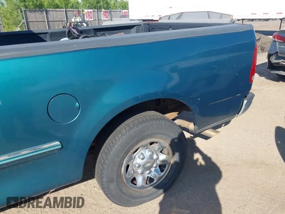✅ 1998 Ford F-250 • VIN: 1FTEX2768WKA06939 • Lot: 42296575. Listed on IAAI with 443,222 mi. Free auction sales archive from the USA and detailed vehicle history report at DreamBid. Image 6.