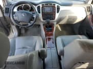 ✅ 2006 Toyota Highlander Limited • VIN: JTEEW21A160013271 • Lot: 93023145. Wystawiony na Copart z przebiegiem 189 567 mil. Bezpłatny archiwum sprzedaży aukcyjnych z USA i szczegółowy raport historii pojazdu na DreamBid. Zdjęcie 8.