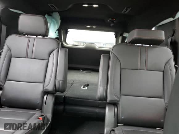 ✅ 2021 Chevrolet Suburban RST • VIN: 1GNSCEKD6MR234505 • Lot: 71460224. Wystawiony na Copart z przebiegiem 69 174 mil. Bezpłatny archiwum sprzedaży aukcyjnych z USA i szczegółowy raport historii pojazdu na DreamBid. Zdjęcie 10.
