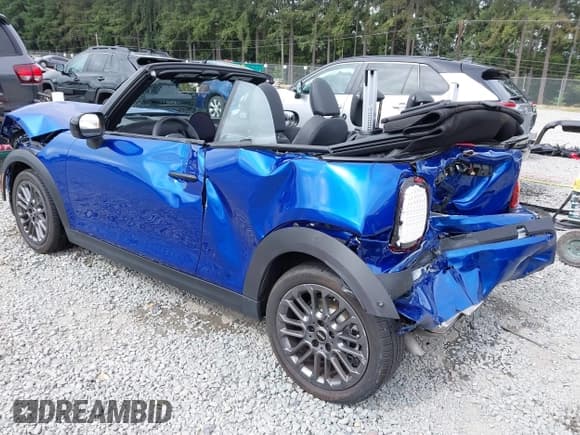 ✅ 2025 MINI Convertible Cooper S • VIN: WMW23GX01S2X08664 • Lot: 42506008. Listed on IAAI with 1,641 mi. Free auction sales archive from the USA and detailed vehicle history report at DreamBid. Image 3.
