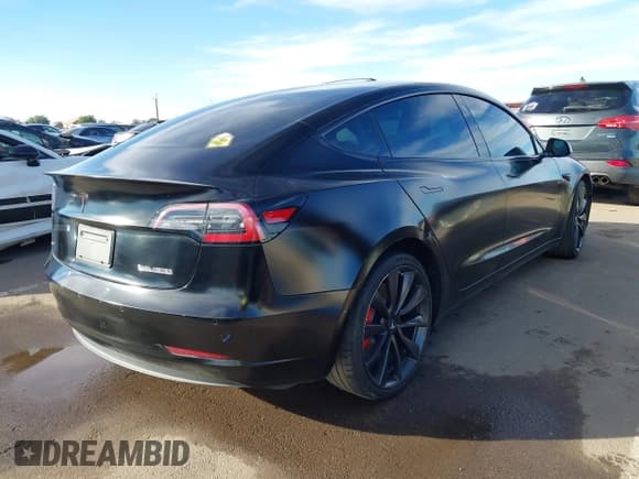 ✅ 2020 Tesla Model 3 Performance • VIN: 5YJ3E1EC9LF623548 • Lot: 43806272. Wystawiony na IAAI z przebiegiem 104 742 mil. Bezpłatny archiwum sprzedaży aukcyjnych z USA i szczegółowy raport historii pojazdu na DreamBid. Zdjęcie 4.