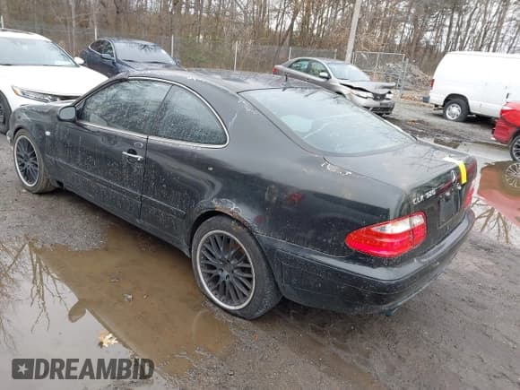 ✅ 1999 Mercedes-Benz CLK 320/430 • VIN: WDBLJ65GXXF061882 • Lot: 43835116. Wystawiony na IAAI z przebiegiem Nie podano. Bezpłatny archiwum sprzedaży aukcyjnych z USA i szczegółowy raport historii pojazdu na DreamBid. Zdjęcie 3.