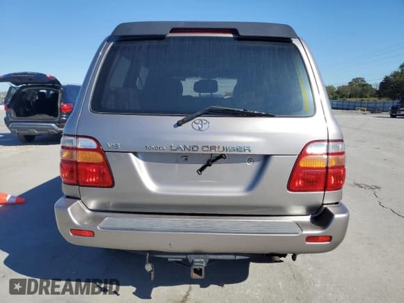 ✅ 2002 Toyota Land Cruiser • VIN: JTEHT05JX22021257 • Lot: 81121465. Wystawiony na Copart z przebiegiem 246 773 mil. Bezpłatny archiwum sprzedaży aukcyjnych z USA i szczegółowy raport historii pojazdu na DreamBid. Zdjęcie 6.