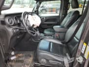 ✅ 2018 Jeep Wrangler Unlimited Sahara • VIN: 1C4HJXEN1JW283715 • Lot: 80966455. Wystawiony na Copart z przebiegiem 103 295 mil. Bezpłatny archiwum sprzedaży aukcyjnych z USA i szczegółowy raport historii pojazdu na DreamBid. Zdjęcie 7.