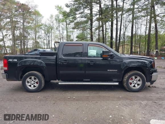 ✅ 2010 GMC Sierra 1500 • VIN: 3GTXKWE28AG131020 • Лот: 41986864. Опубликован ранее на IAAI с пробегом 175 706 миль. Бесплатный доступ к архиву аукционных продаж из США и подробный отчёт об истории автомобиля на DreamBid. Изображение 13.