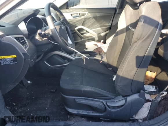 ✅ 2016 Hyundai Veloster • VIN: KMHTC6AD7GU300528 • Лот: 76199764. Размещён на Copart с пробегом Не указан миль. Получите бесплатный доступ к архиву аукционных продаж из США и посмотрите подробный отчёт об истории автомобиля на DreamBid. Изображение 7.