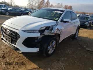 2019 Hyundai Kona SE z VIN KM8K1CAA8KU373275, wystawiony jako Copart lot #70511242 z przebiegiem Nie podano mil oraz . Historia ofert i sprzedaży dostępna na DreamBid. Obrazek 1.