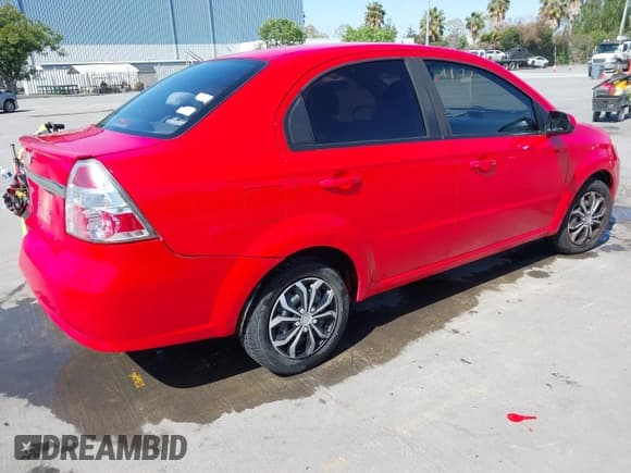 ✅ 2011 Chevrolet Aveo 1LT • VIN: KL1TD5DE0BB151956 • Lot: 42083842. Wystawiony na IAAI z przebiegiem 115 607 mil. Bezpłatny archiwum sprzedaży aukcyjnych z USA i szczegółowy raport historii pojazdu na DreamBid. Zdjęcie 4.