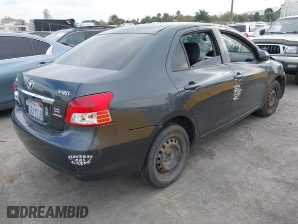 ✅ 2008 Toyota Yaris • VIN: JTDBT923X84010776 • Lot: 43682079. Wystawiony na IAAI z przebiegiem 192 650 mil. Bezpłatny archiwum sprzedaży aukcyjnych z USA i szczegółowy raport historii pojazdu na DreamBid. Zdjęcie 4.