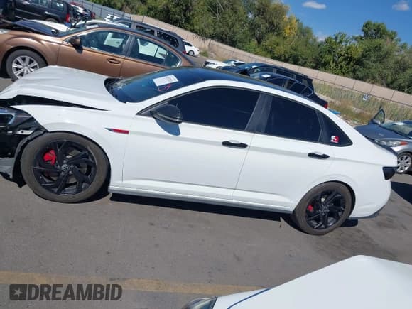 ✅ 2024 Volkswagen Jetta Autobahn • VIN: 3VW2T7BU4RM030375 • Lot: 43267623. Listed on IAAI with 36,299 mi. Free auction sales archive from the USA and detailed vehicle history report at DreamBid. Image 15.