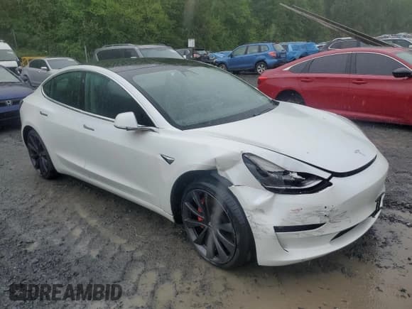 ✅ 2020 Tesla Model 3 Performance • VIN: 5YJ3E1EC9LF784594 • Lot: 56179955. Wystawiony na Copart z przebiegiem 97 419 mil. Bezpłatny archiwum sprzedaży aukcyjnych z USA i szczegółowy raport historii pojazdu na DreamBid. Zdjęcie 4.