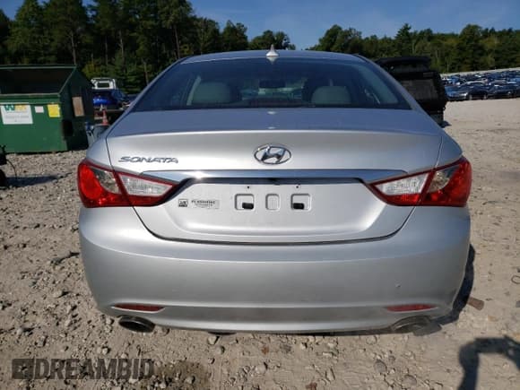✅ 2013 Hyundai Sonata SE • VIN: 5NPEC4AC3DH611677 • Lot: 70903024. Listed on Copart with 117,384 mi. Free auction sales archive from the USA and detailed vehicle history report at DreamBid. Image 6.