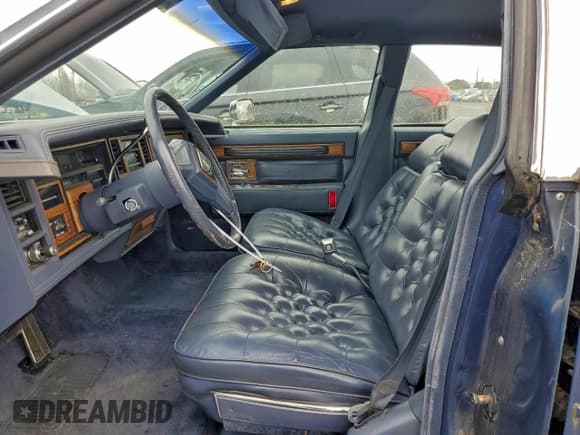 ✅ 1984 Cadillac Seville • VIN: 1G6AS6989EE809567 • Лот: 94370185. Опубликован ранее на Copart с пробегом 1 116 миль. Бесплатный доступ к архиву аукционных продаж из США и подробный отчёт об истории автомобиля на DreamBid. Изображение 7.