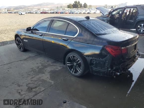 ✅ 2013 BMW 7 Series 750i • VIN: WBAYA8C53DD227538 • Lot: 81894315. Listed on Copart with 117,991 mi. Free auction sales archive from the USA and detailed vehicle history report at DreamBid. Image 2.