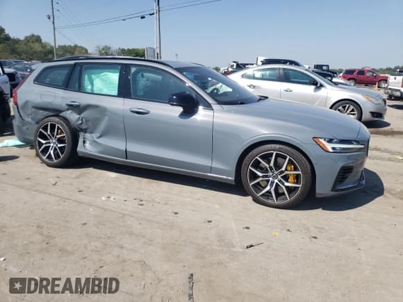 ✅ 2024 Volvo V60 • VIN: YV1H60EP5R1617113 • Лот: 68884904. Опубликован ранее на Copart с пробегом 293 миль. Бесплатный доступ к архиву аукционных продаж из США и подробный отчёт об истории автомобиля на DreamBid. Изображение 4.