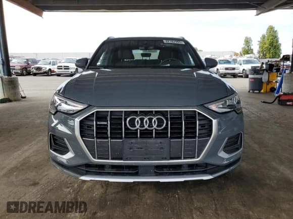 ✅ 2020 Audi Q3 Premium • VIN: WA1AECF32L1013124 • Lot: 82182905. Wystawiony na Copart z przebiegiem 13 290 mil. Bezpłatny archiwum sprzedaży aukcyjnych z USA i szczegółowy raport historii pojazdu na DreamBid. Zdjęcie 5.