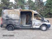 ✅ 2019 Ford Transit • VIN: 1FTYR2CM2KKA85871 • Lot: 40619490. Wystawiony na IAAI z przebiegiem 50 935 mil. Bezpłatny archiwum sprzedaży aukcyjnych z USA i szczegółowy raport historii pojazdu na DreamBid. Zdjęcie 6.